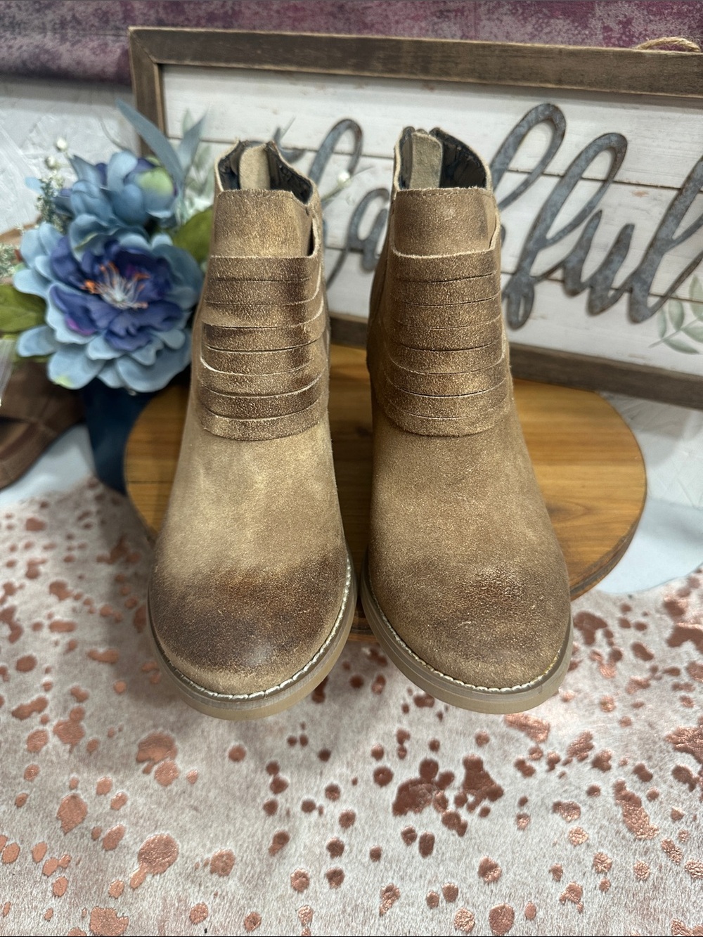 NWOT Seychelles Tan Suede Ankle Booties with Layered Vamp